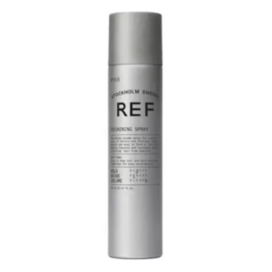 Spray voluminizador Thickening Spray de Reference of Sweden para aportar densidad y volumen al cabello fino desde la raíz